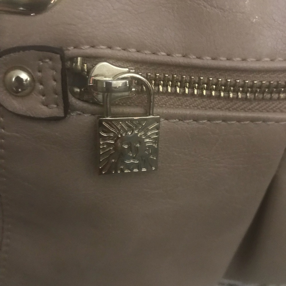 💥Donated💥Anne Klein Purse Great Condition - Picture 4 of 6